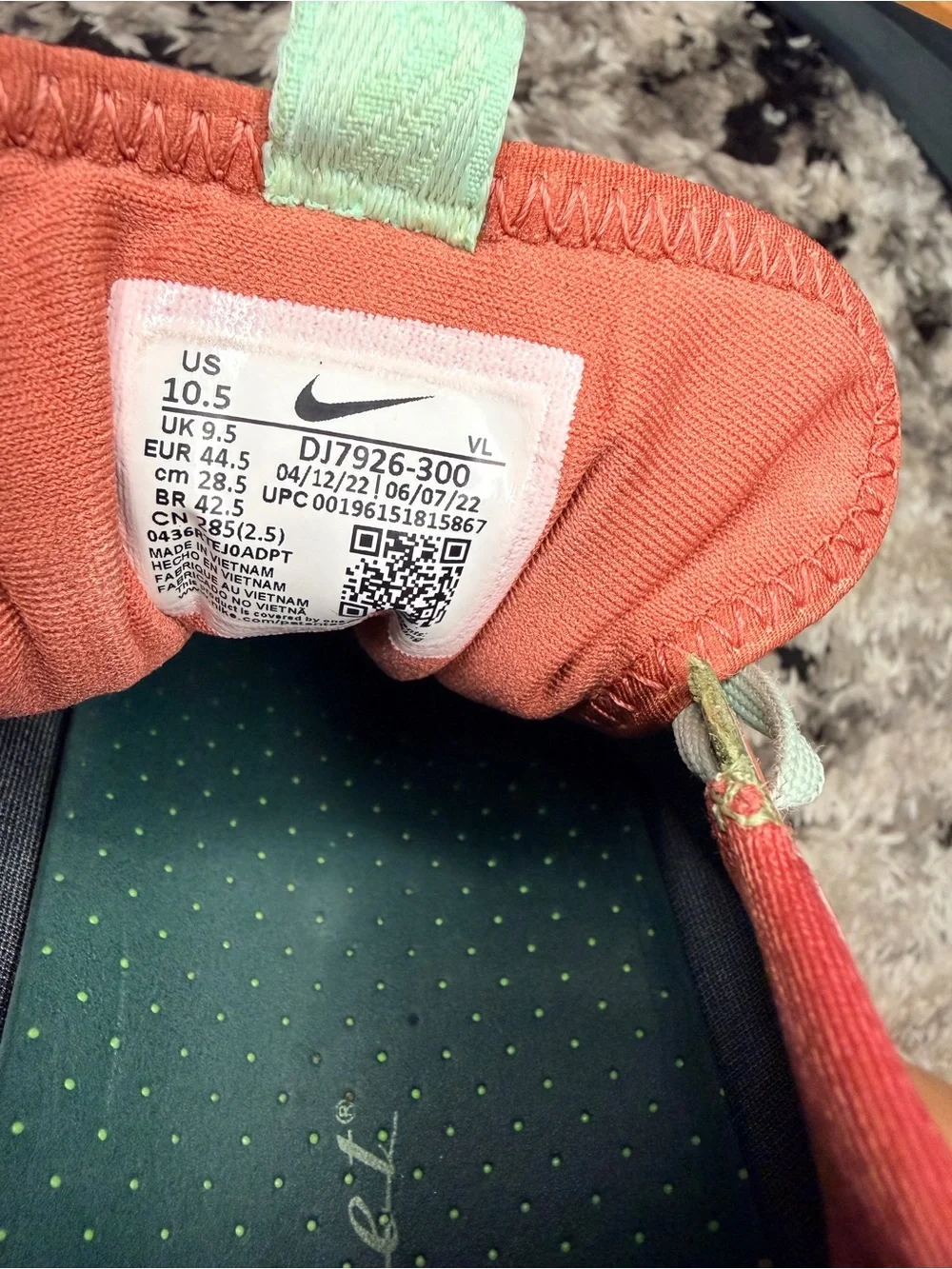 NIKE MENs  Nike Trail Shoe - Olive Green with Coral and Mint